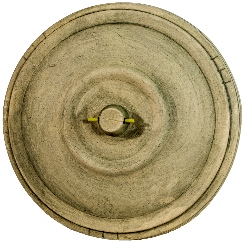 Handpainted aged tan Locking birdbath top back side